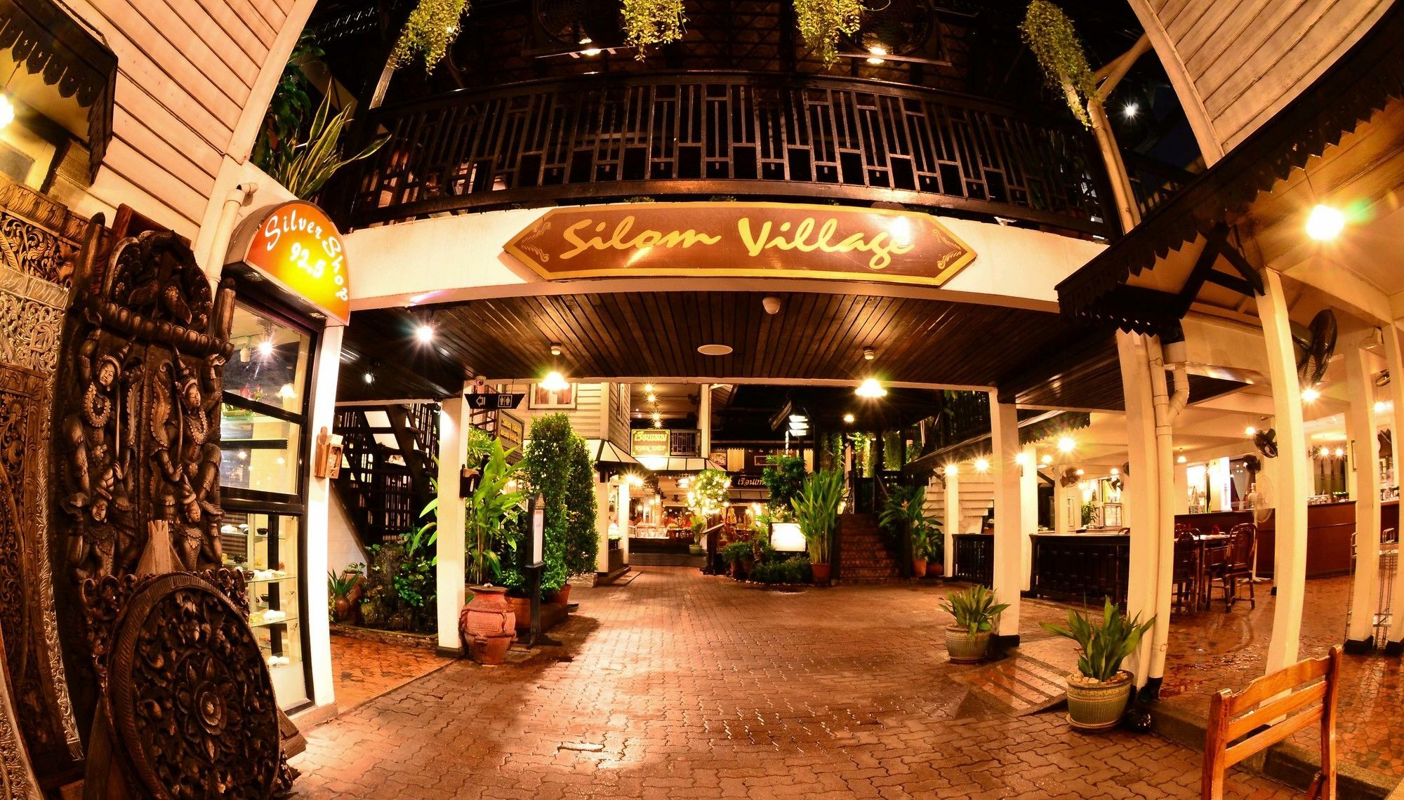 Silom Village Inn Bangkok Eksteriør bilde