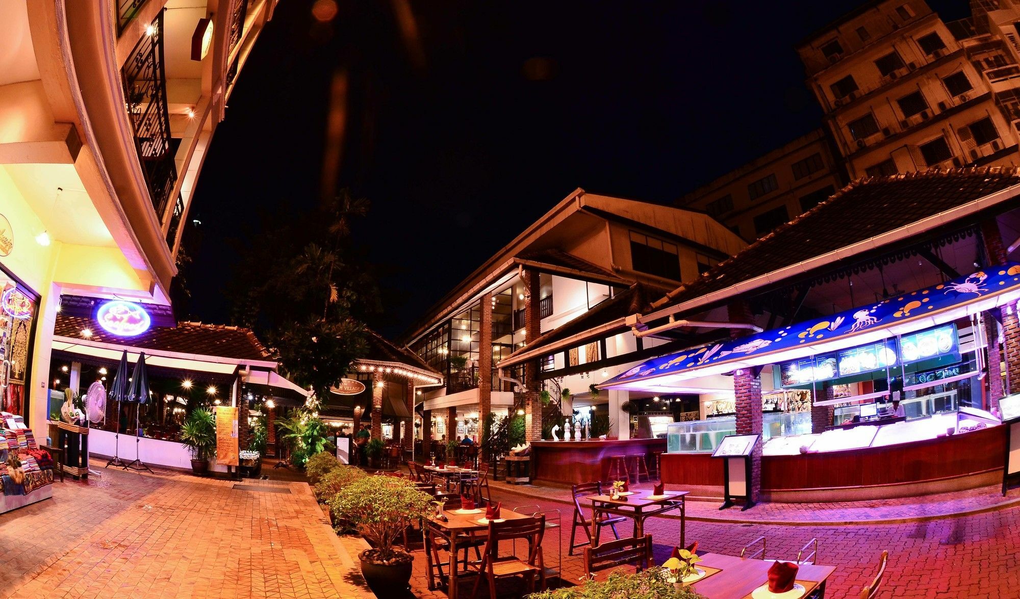 Silom Village Inn Bangkok Eksteriør bilde