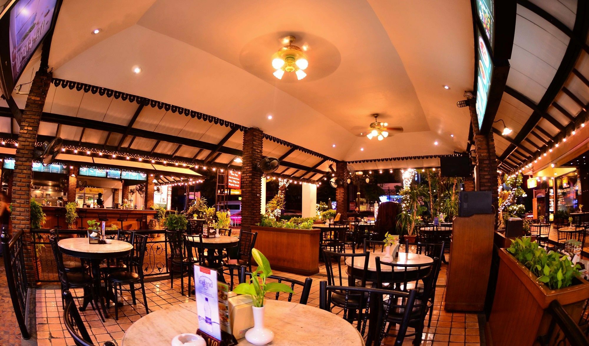 Silom Village Inn Bangkok Eksteriør bilde